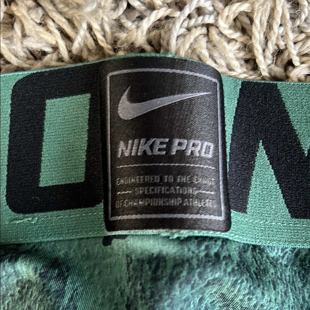 Nike: Pro Forest Green Leggings - Picture 4 of 4